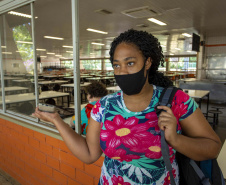 Auxílio-alimentação, com almoço e jantar, é fornecido a estudantes