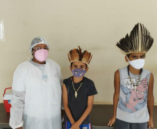 Paraná inicia vacinação de crianças indígenas, com previsão de atender 3.125 nesse grupo.