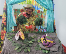 Portos do Paraná leva teatro sobre preservação de manguezais para comunidades ilhadas