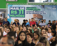 O governador Carlos Massa Ratinho Junior e o  Secretário da Saúde, Beto Preto, assinam nesta quinta-feira (31), liberação de recurso para o Hospital de Rio Branco do Sul. 31/03/2022 - Foto: Geraldo Bubniak/AEN