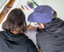 oficina de desenho com OSGEMEOS