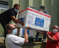 Mais 61 mil vacinas contra a Covid-19 para crianças chegam ao Estado nesta quinta
