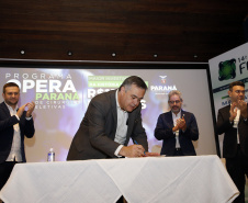O secretário de Estado da Saúde, Beto Preto, lançou o Programa Opera Paraná.