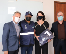 Fazenda entrega novos uniformes aos auditores fiscais da Receita Estadual 