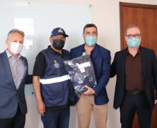 Fazenda entrega novos uniformes aos auditores fiscais da Receita Estadual 