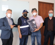 Fazenda entrega novos uniformes aos auditores fiscais da Receita Estadual 