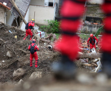 Bombeiros do Paraná concluem participação nas buscas por vítimas em Petrópolis, no Rio