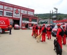 Bombeiros do Paraná concluem participação nas buscas por vítimas em Petrópolis