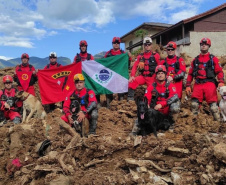 Bombeiros do Paraná concluem participação nas buscas por vítimas em Petrópolis, no Rio