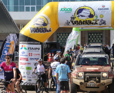 Chegada Transparaná em frente ao Palácio Iguaçu