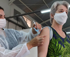 Segundo ano da pandemia no Paraná tem a marca registrada pela vacinação 