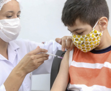 Segundo ano da pandemia no Paraná tem a marca registrada pela vacinação 