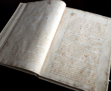 Documento jesuíta raro é exposto no MUPA pela primeira vez no Paraná