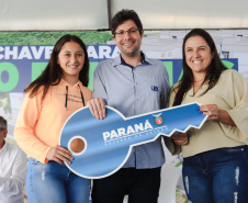 Governador Carlos Massa Ratinho Junior entrega moradias para 160 famílias em Paranavaí - Paranavaí, 20/04/2022