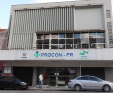 Procon-PR alerta para o golpe do cartão trocado