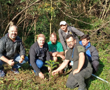 Manutenção das trilhas do Pico Paraná marcam início das atividades educativas da Semana do Meio Ambiente no Estado