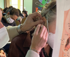 Saúde oferece curso gratuito de formação em auriculoterapia para atuar no SUS
