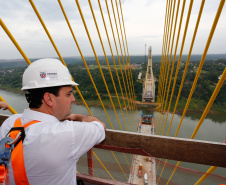 Governador Carlos Massa Ratinho Junior vistoria obra da Ponte da Integração Brasil-Paraguai. 