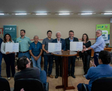 Vice-governador e BRDE assinam R$ 173, 7milhões em contratos no Expoingá - 