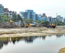Tubulação é transferida de local em Matinhos