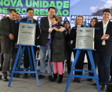 Governador entrega colégio e anuncia pavimentação da Estrada de Alagados, em Ponta Grossa