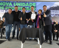 Governador entrega colégio e anuncia pavimentação da Estrada de Alagados, em Ponta Grossa