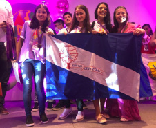Preocupação ambiental de estudantes de Primeiro de Maio gera projeto premiado em feira nacional