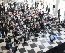 Emocionados, alunos paranaenses querem levar até cuia de chimarrão para a Nova Zelândia