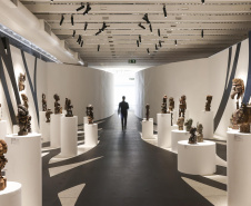  MON promove visita mediada, oficina e videoconferência da exposição de arte africana