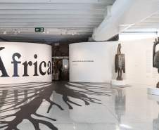  MON promove visita mediada, oficina e videoconferência da exposição de arte africana