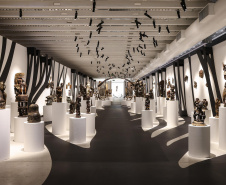  MON promove visita mediada, oficina e videoconferência da exposição de arte africana