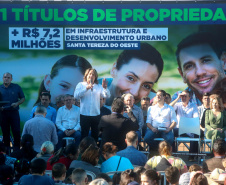  	Governador regulariza casa de 231 famílias e libera R$ 7,2 milhões em recursos em Santa Tereza do Oeste