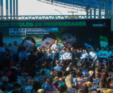  	Governador regulariza casa de 231 famílias e libera R$ 7,2 milhões em recursos em Santa Tereza do Oeste