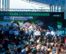  	Governador regulariza casa de 231 famílias e libera R$ 7,2 milhões em recursos em Santa Tereza do Oeste