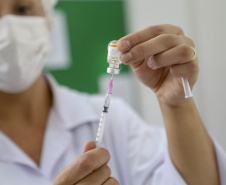 Mais de 400 mil vacinas contra a Covid-19 para adolescentes chegam ao Estado nesta quarta