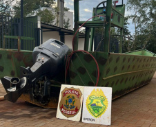 BPFron e PF apreendem cigarros contrabandeados e embarcação em Marechal Cândido Rondon