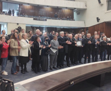 Deputados fazem homenagem ao trabalho de pesquisa e inovação do IDR-Paraná