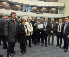 Deputados fazem homenagem ao trabalho de pesquisa e inovação do IDR-Paraná