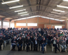 Seminário sobre fruticultura reúne 500 produtores na Lapa