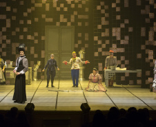 Grupo de bailarinos master do Guaíra apresenta espetáculo com audiodescrição e Libras