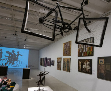 Oficinas artísticas e mediações presenciais do MON no mês de agosto -