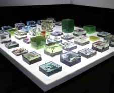 Com participação de 23 artistas, MON apresenta exposição “Ópera Citoplasmática”