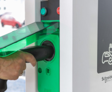 Carregamento de carro elétrico no Palácio Iguaçu