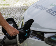 Carregamento de carro elétrico no Palácio Iguaçu