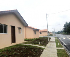 Com construção em fase final, novas casas serão entregues de graça a 34 famílias de Rio Azul Caixa de entrada - 
