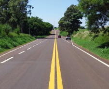 PR-490 Iporã - Altônia Rodovia que liga Iporã e Altônia recebe reforço de sinalização 