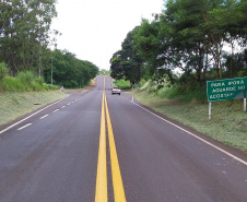 PR-490 Iporã - Altônia Rodovia que liga Iporã e Altônia recebe reforço de sinalização 