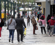  Paraná tem nova redução no tempo de abertura de empresas e termina outubro com 14 horas