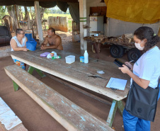 Sanepar orienta moradores sobre interligação de esgoto em Maria Helena, no Noroeste