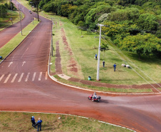  Voluntários limpam e preservam Rio Cascavel